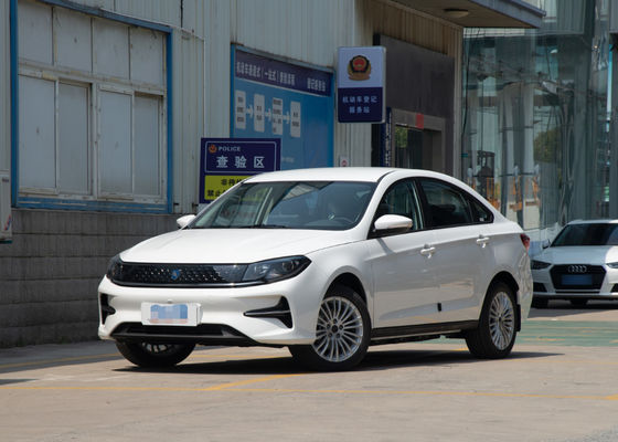शुद्ध इलेक्ट्रिक S60EV डोंगफेंग ईवी कार 415KM 4 दरवाजे 5 सीटों के साथ