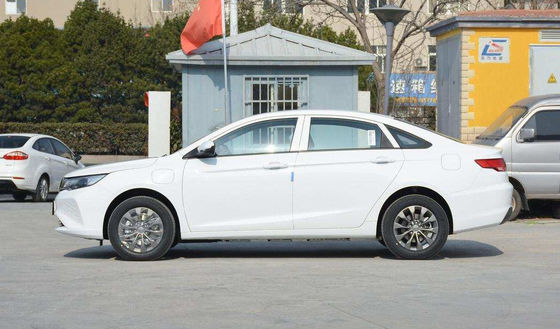 Dihao Ev Geely सेडान इलेक्ट्रिक कार 421KM 4 दरवाजे 5 सीट 0.5 घंटे त्वरित चार्ज