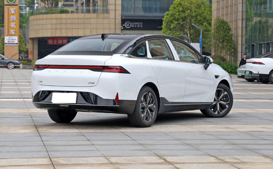 XiaoPeng P5 2022 450-550KM कॉम्पैक्ट इलेक्ट्रिक कार 4 दरवाजे 5 सीटें