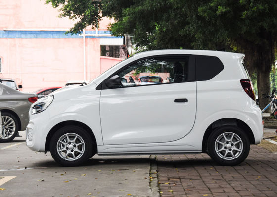 311KM SAIC मोटर इलेक्ट्रिक कार Saic Roewe चालाक Ev 3 दरवाजे 4 सीटें